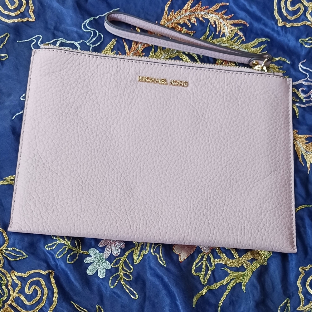 MICHAEL KORS JET SET TRAVEL XL ZIP CLUTCH WRISTLET  BLOSSOM (LIGHT PINK)